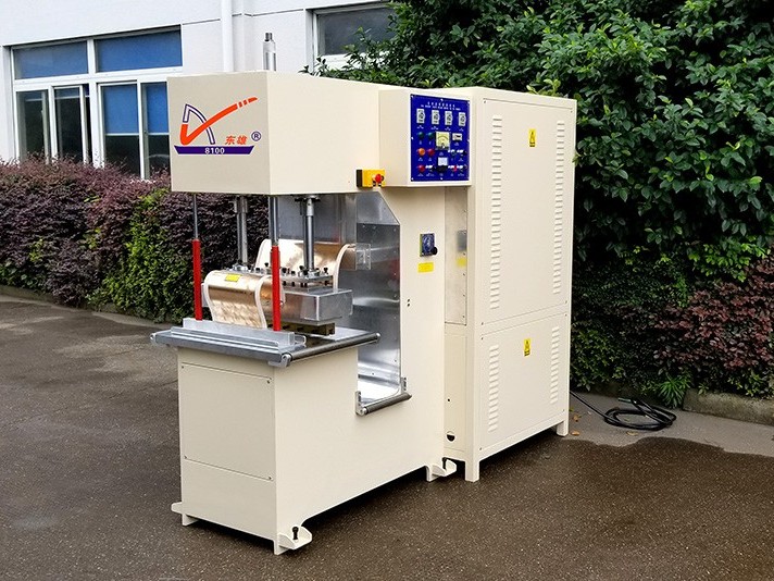 G型膜結(jié)構(gòu)高周波焊接機(jī) G型膜結(jié)構(gòu)高周波焊接機(jī)