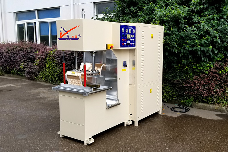 膜結(jié)構(gòu)高周波熱合機(jī) 膜結(jié)構(gòu)高周波熱合機(jī)