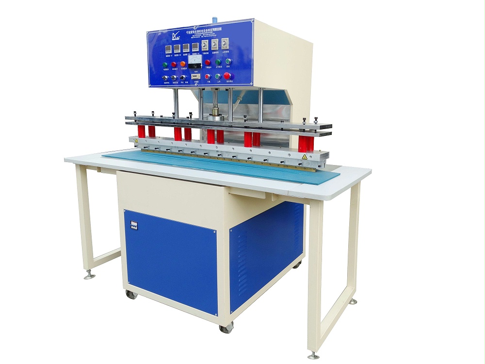 沙灘椅高頻焊接機(jī) 特斯林網(wǎng)布熱合機(jī) 沙灘椅高頻焊接機(jī) 特斯林網(wǎng)布熱合機(jī)