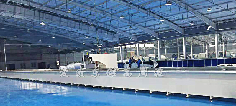 自動(dòng)行走軌道式高頻焊接機(jī) 自動(dòng)行走軌道式高頻焊接機(jī)