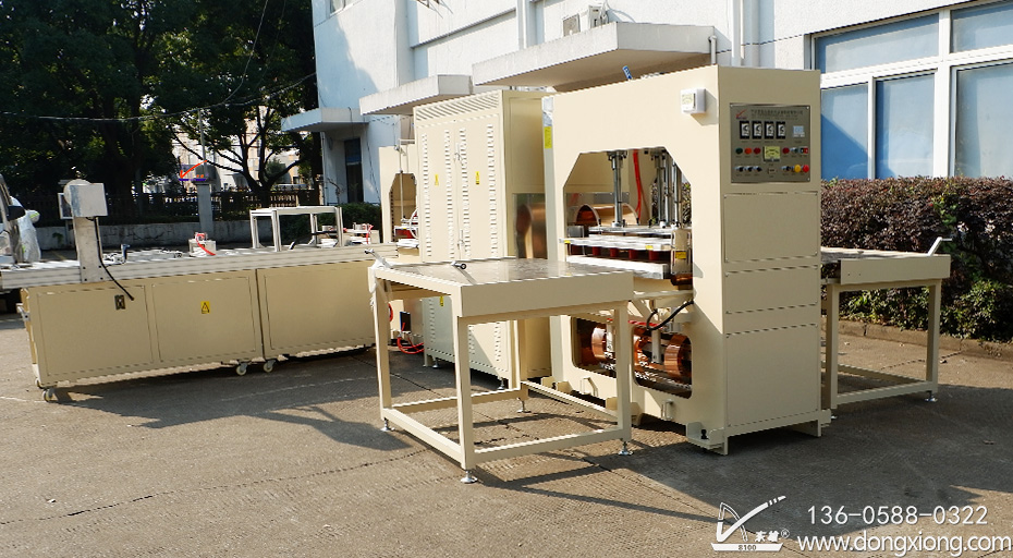 全自動高周波拉料機圖4 全自動高周波拉料機圖4